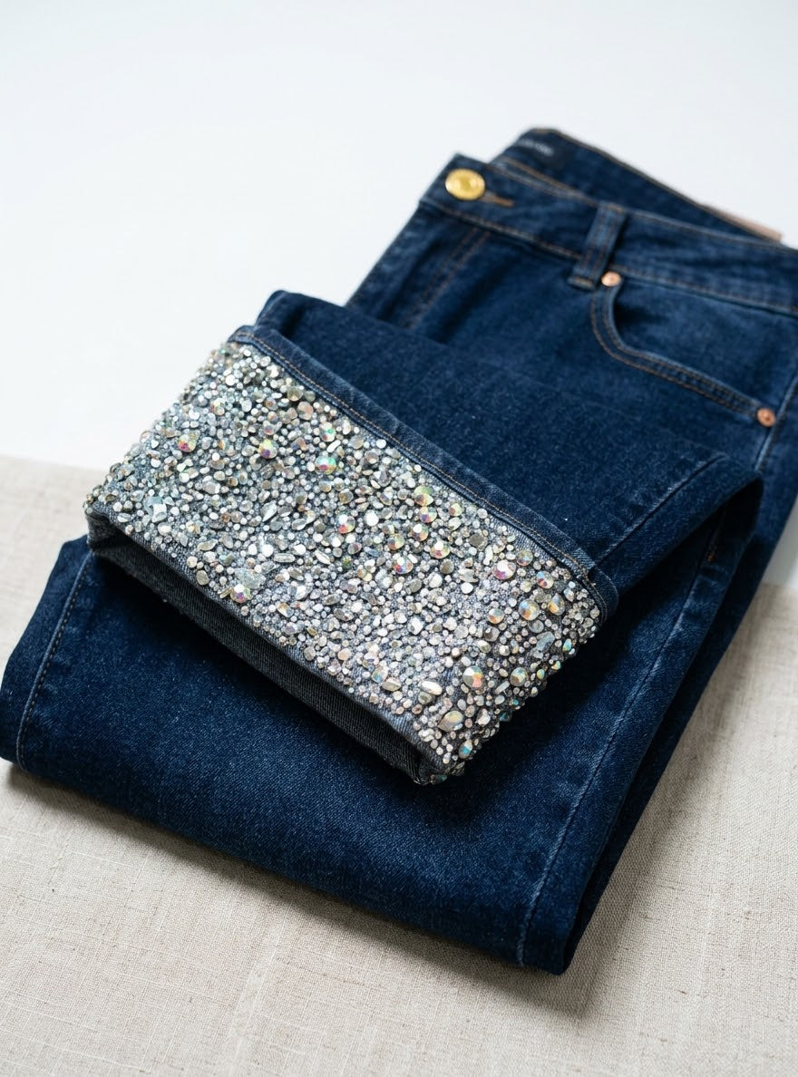 Jeans Rectos Tiro Alto con Bajo de Pedrería y Brillos – Azul Noche