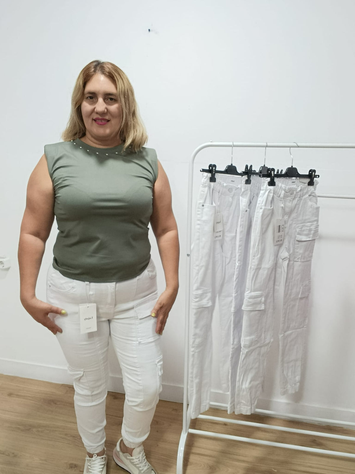 Pantalón cargo blanco
