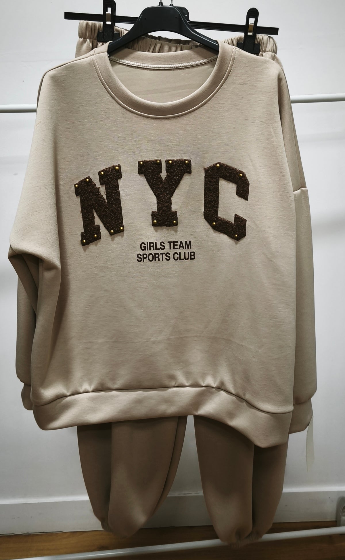 Conjunto "NYC Girls Team": Estilo Urbano para tu Squad única