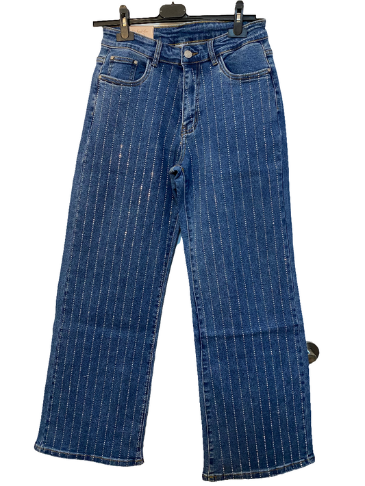 Pantalón vaquero con detalles brillantes