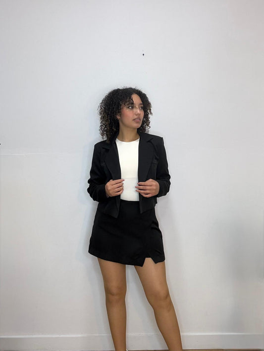 Conjunto Blazer y Falda Talla Única: Estilo Fácil y Asequible",